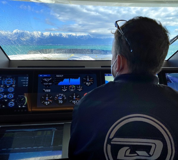 Stefania Yacht - Bridge