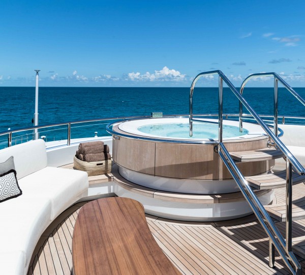 Sun Deck Jacuzzi Bath
