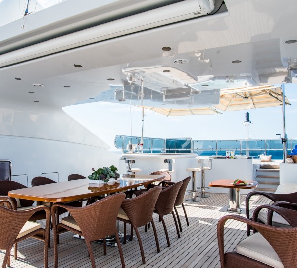 Sun Deck Dining And Jacuzzi