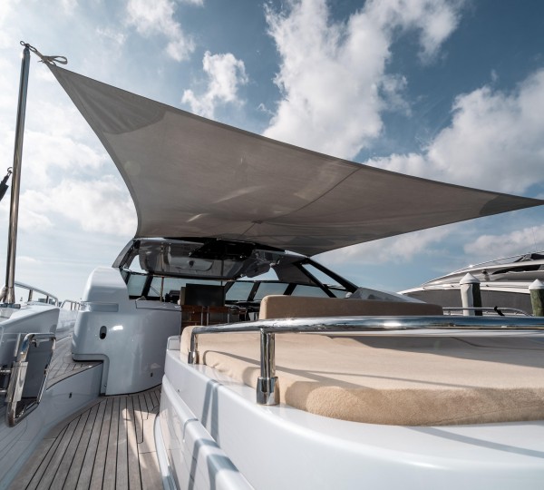 Sun Deck With Optional Bimini