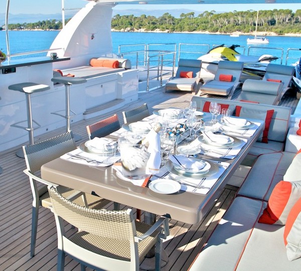 Sundeck Dining Alfresco