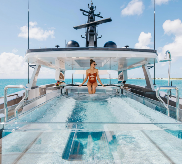Sundeck Jacuzzi