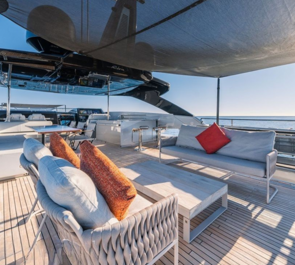 Sundeck Mini Dining Area