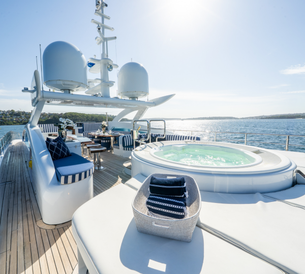 Sundeck Mini Pool Area