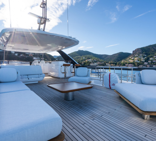 Sundeck Relaxation Area With Bar