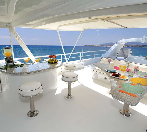 Sundeck Bar And Dining