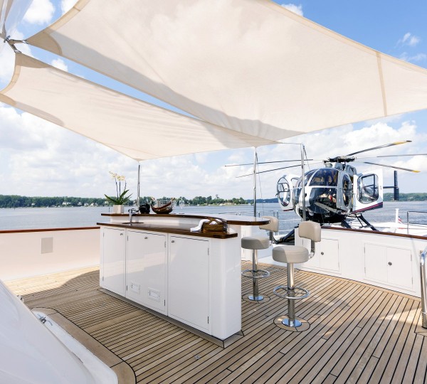 Sundeck Bar With Helipad