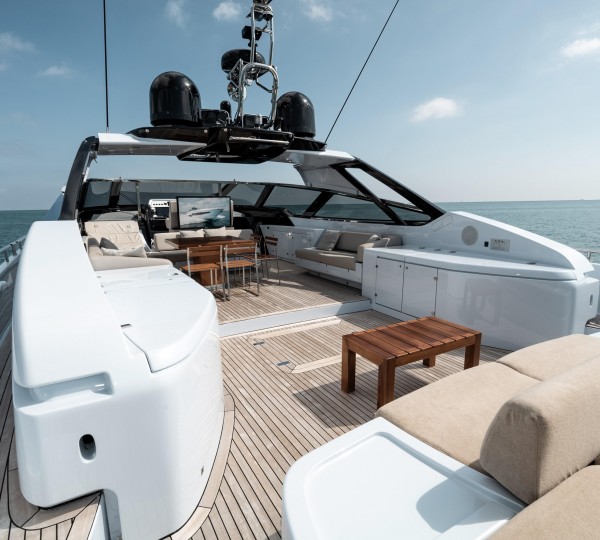 Sundeck With Seating