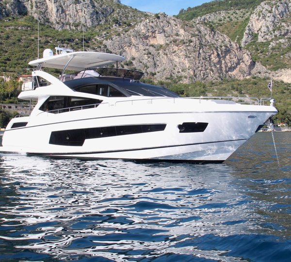 Sunseeker Motor Yacht MIA - Main Shot