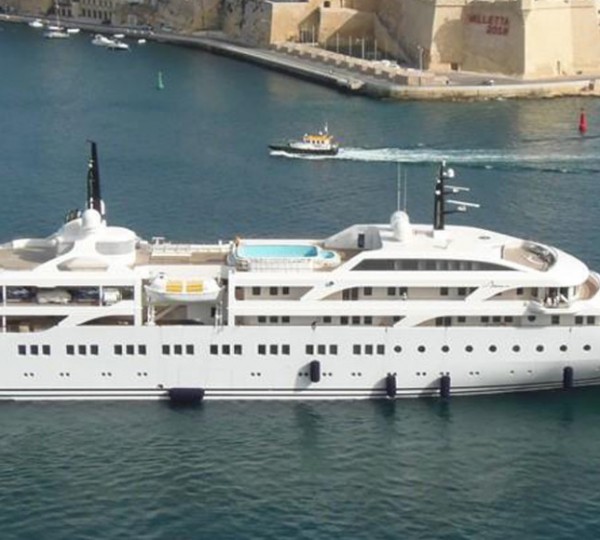 Superyacht 106m