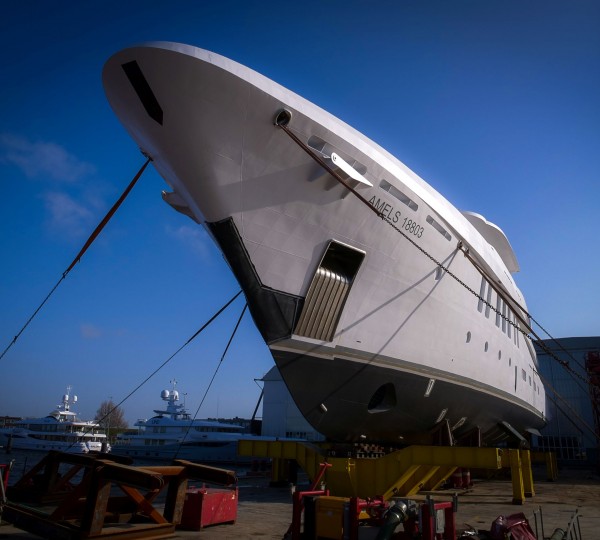 Superyacht AMELS 200