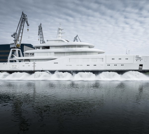 Superyacht AMELS 8002