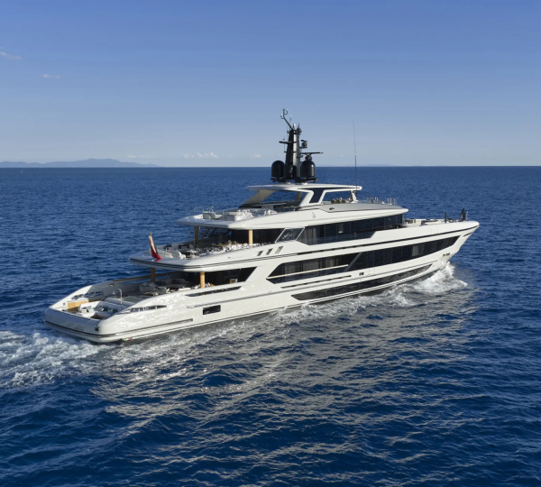 Superyacht AWANDRA