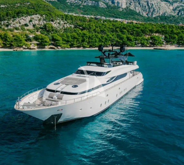 Superyacht CYNTHIA