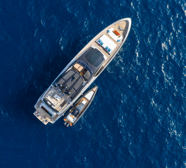 Superyacht DARK HORSE