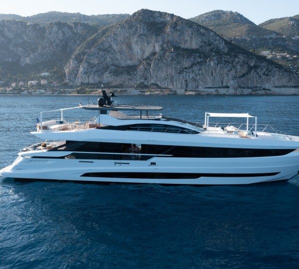 Superyacht DOPAMINE