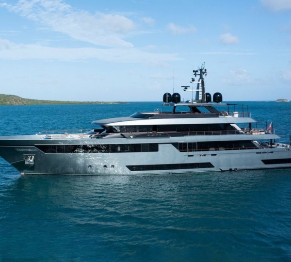 Superyacht FIFTY