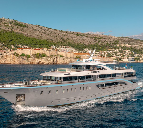 Superyacht FREEDOM