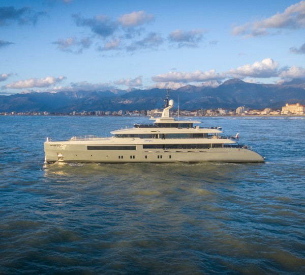 Superyacht KATHRYN