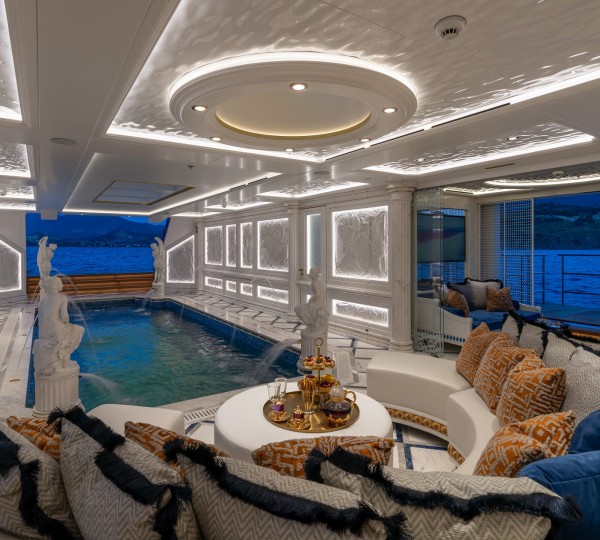 Superyacht LEONA - Beach Club And Seating Area