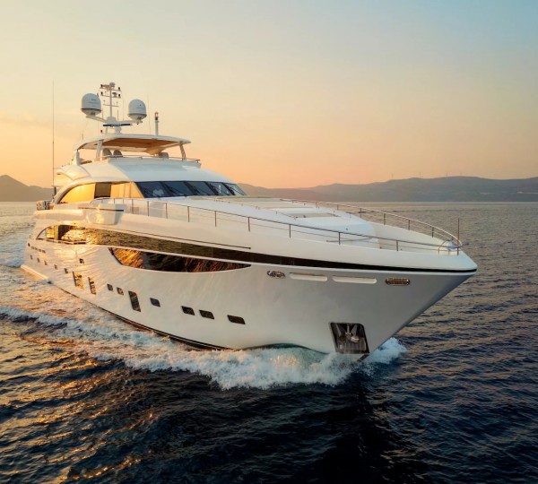 Superyacht MIRAGE IV