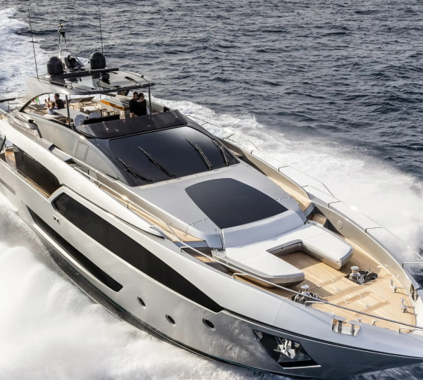 Superyacht MR CHARLIE
