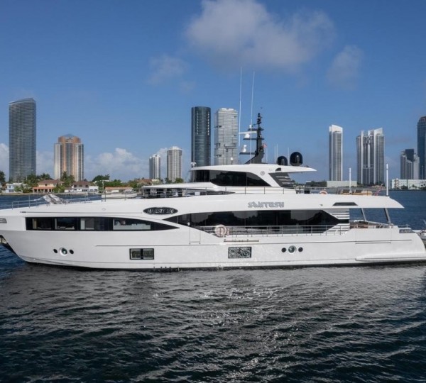 Superyacht SANTOSH