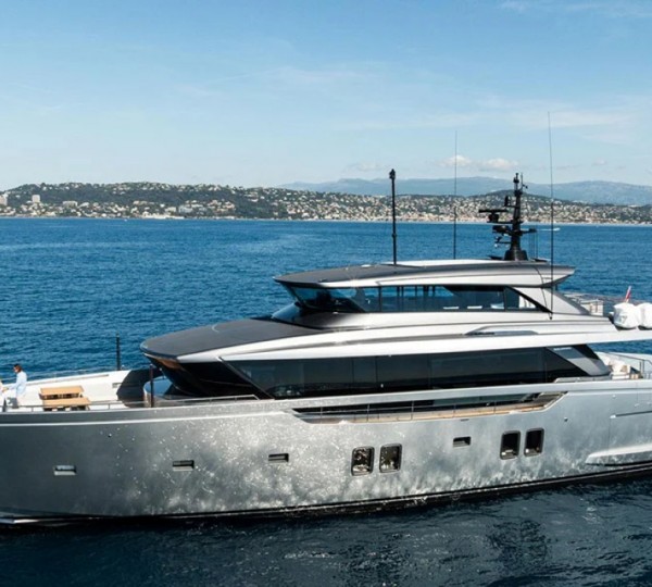 Superyacht SENSA