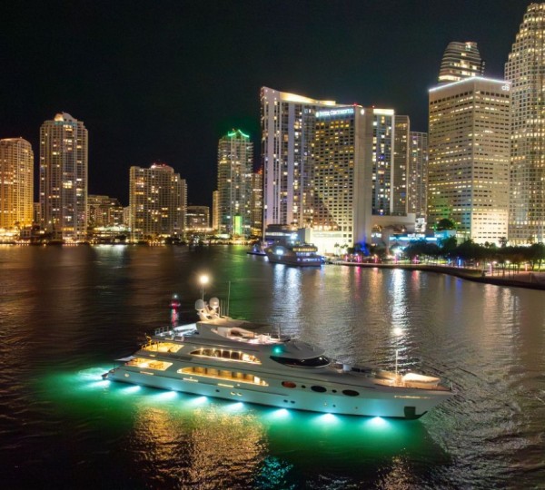 Superyacht SWEET CAROLINE II