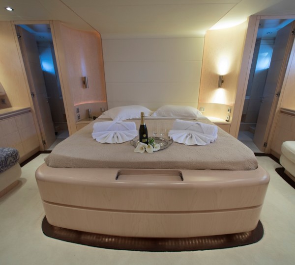 Lower deck forward cabin