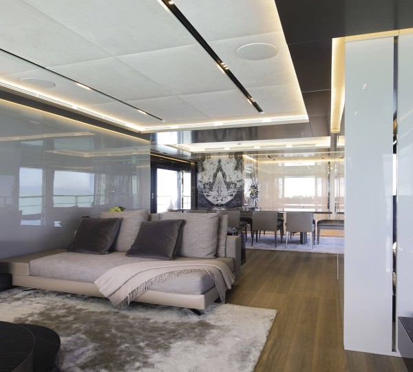 Tremenda Interior - Main Living Area