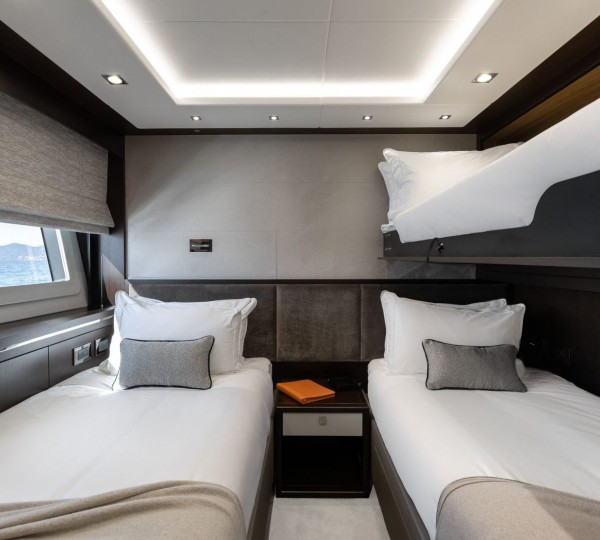 Twin Cabin With Pullman