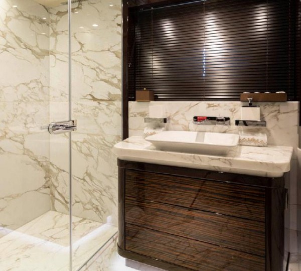 Twin Guest Cabin Bathroom