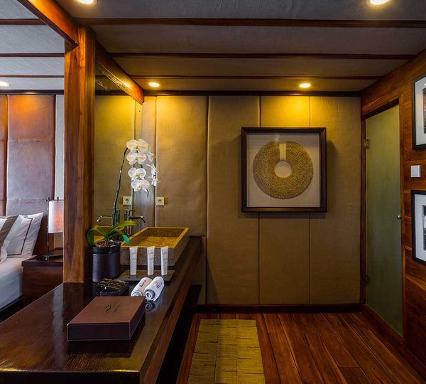 ULUWATU Grand Suite Bathroom