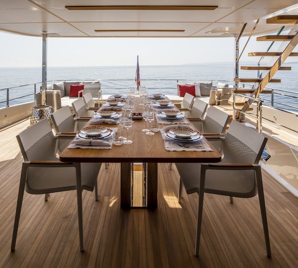 Uppeck Deck Al Fresco Dining