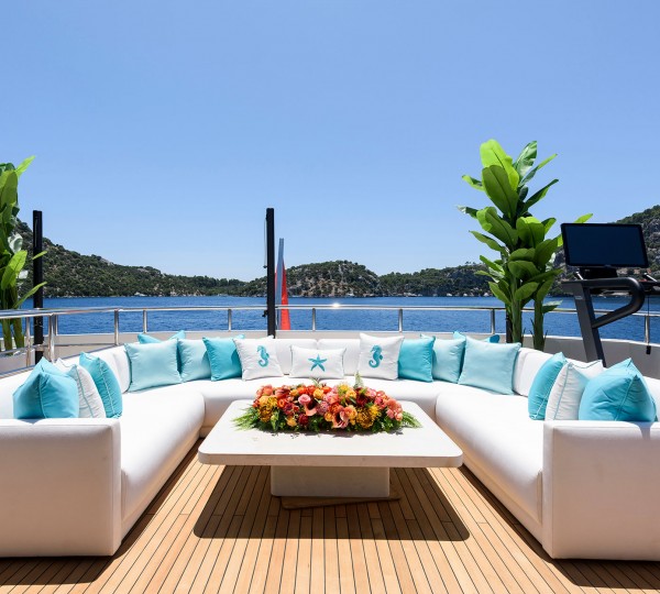 Upper Deck Aft - Lounging Area