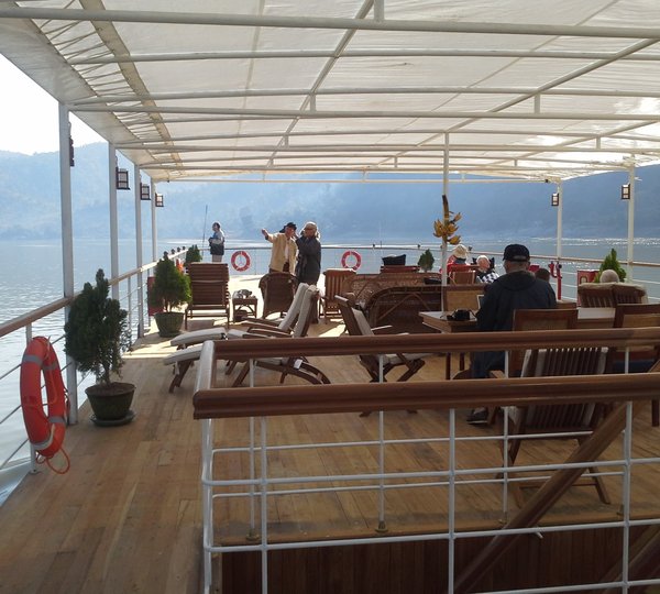 Upper Deck Seating And Chaises