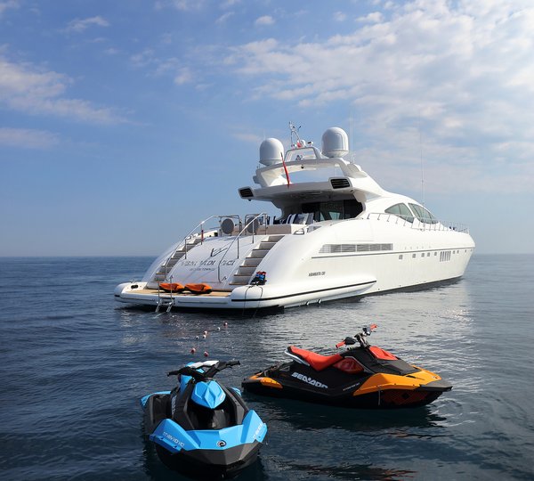 VENI VIDI VICI With Water Toys