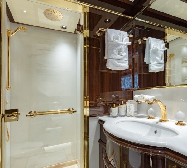 VIP Cabin Ensuite - Upper Deck