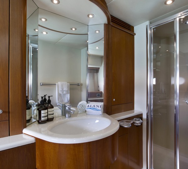 Suite Ensuite Bathroom
