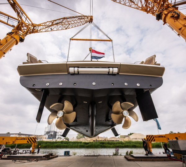 Van Der Valk Motor Yacht Pilot - Launch Day