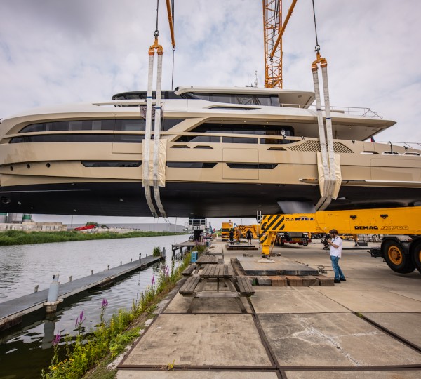 Van Der Valk Motor Yacht Pilot - Launch Day