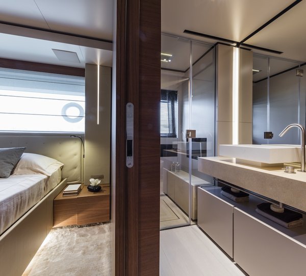 Vip Cabin & Head NAVETTA 33