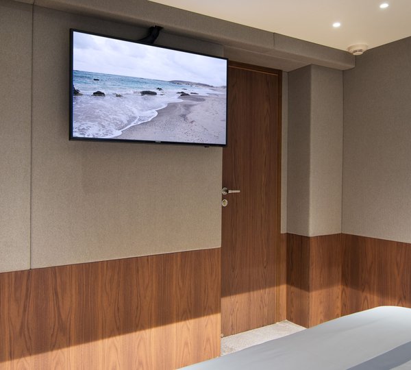 Vip Cabin With TV