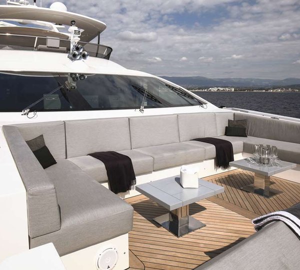 Vivace 125 Upper Deck