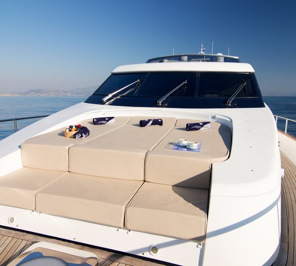 Yacht ACIONNA By San Lorenzo - Bow