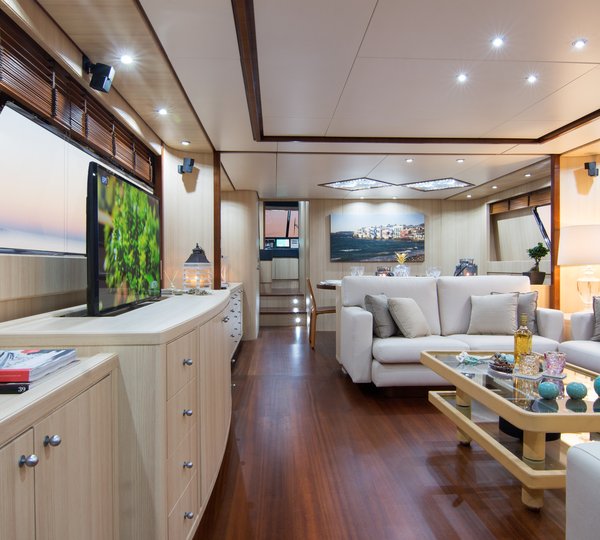Yacht ACIONNA By San Lorenzo -Salon