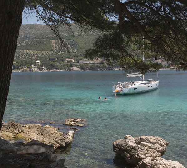 Yacht Amandine - Jeanneau 64 Charter