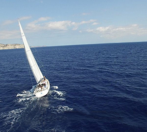 Yacht Amandine - Jeanneau 64 Sailing 