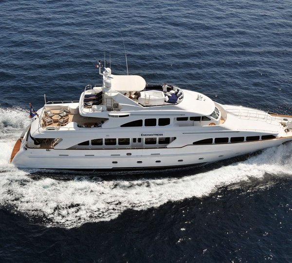 Yacht ENCHANTRESS A Benetti Classic Underway 